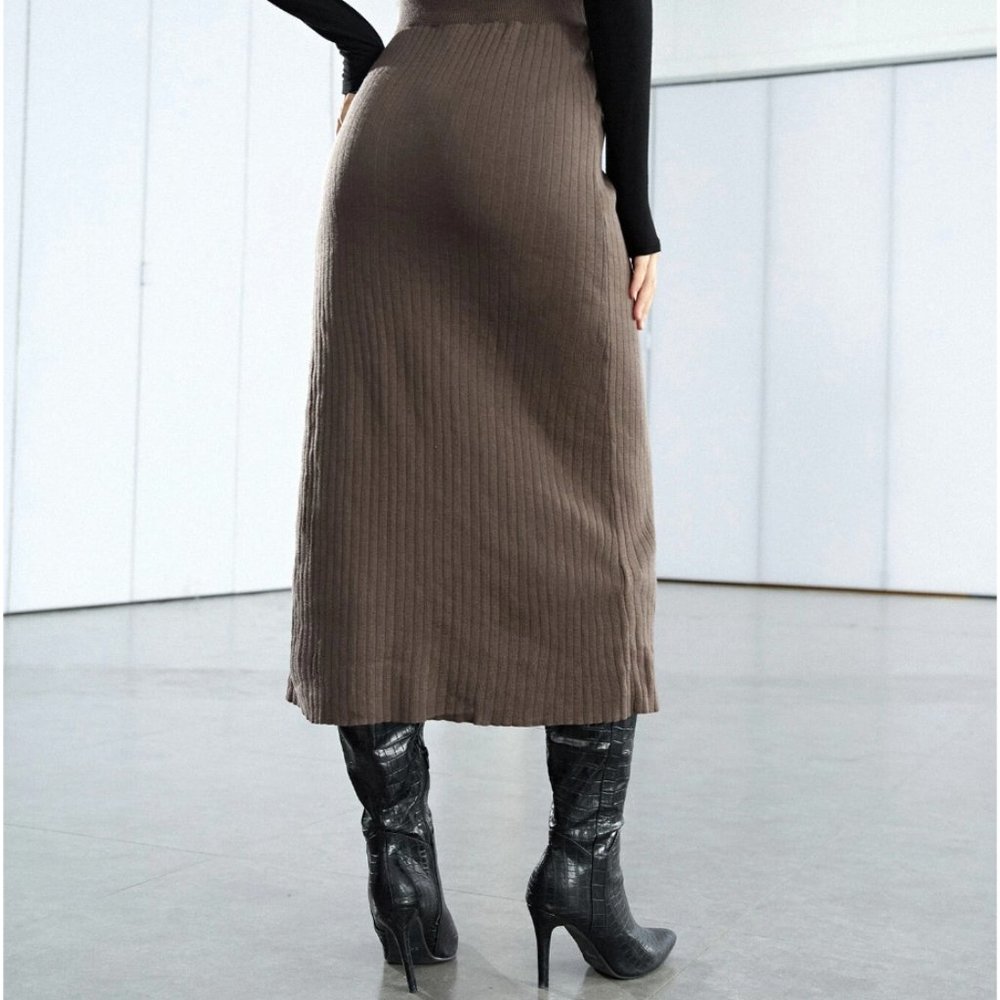 Ribbed Knit Split Hem Skirt - Picture 3 of 6